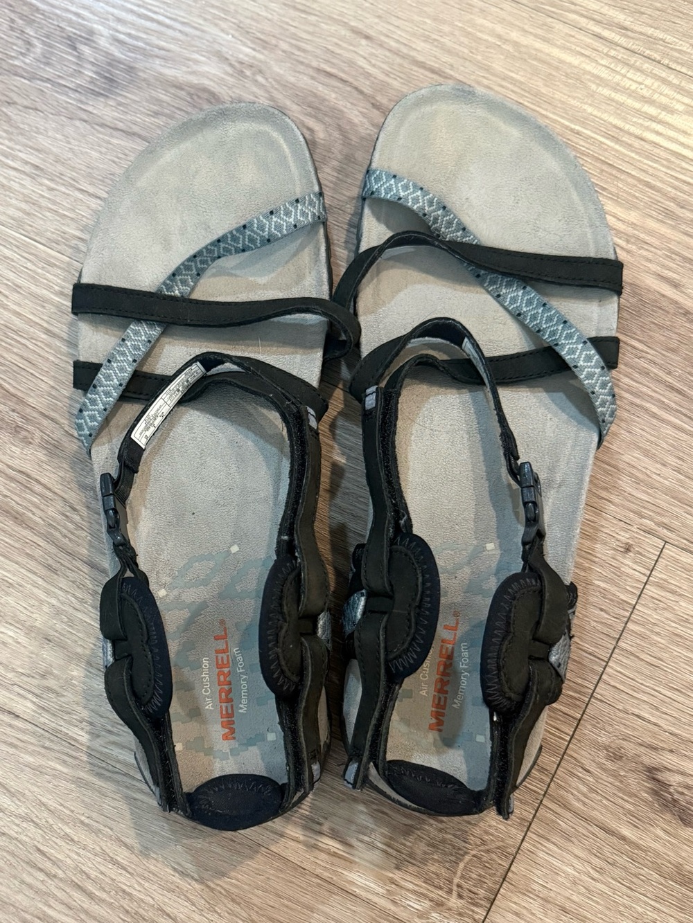 Merrell Women's Black and Gray Casual Strappy Sandals